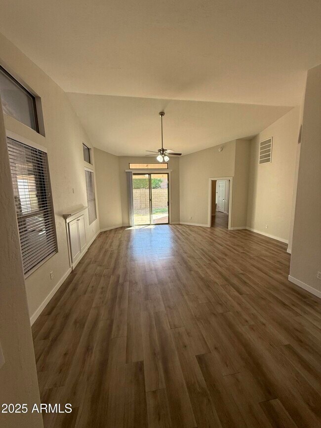 Foto del edificio - 3440 E Southern Ave