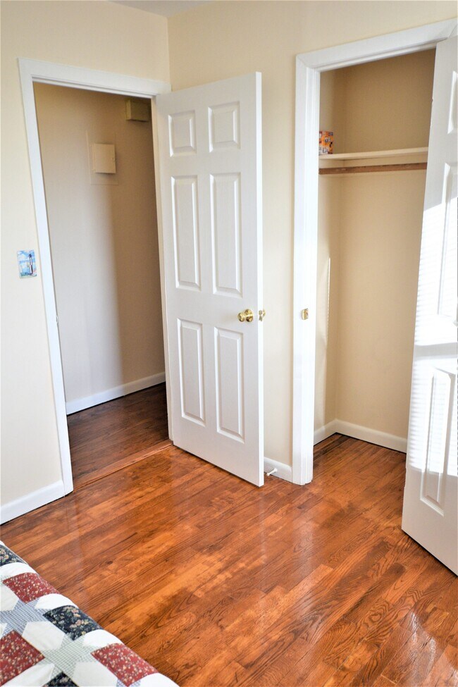 Foto del edificio - 42-65 65th Pl