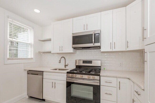 Building Photo - 315 MONASTERY Pl