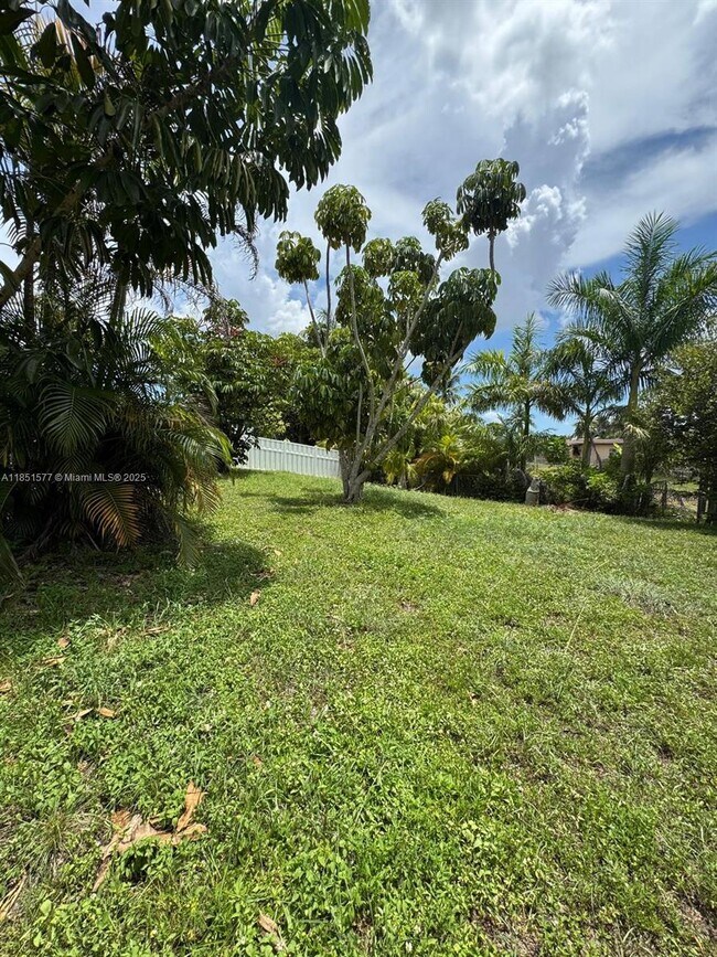 Foto del edificio - 11500 NW 39th St