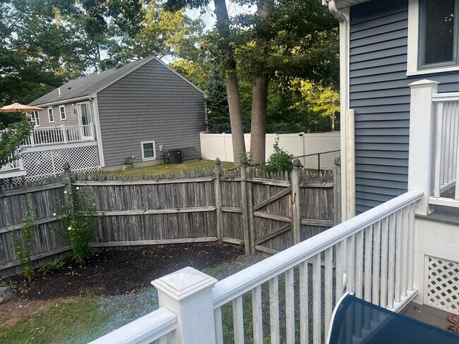 Foto del edificio - 207 Silverwood Dr