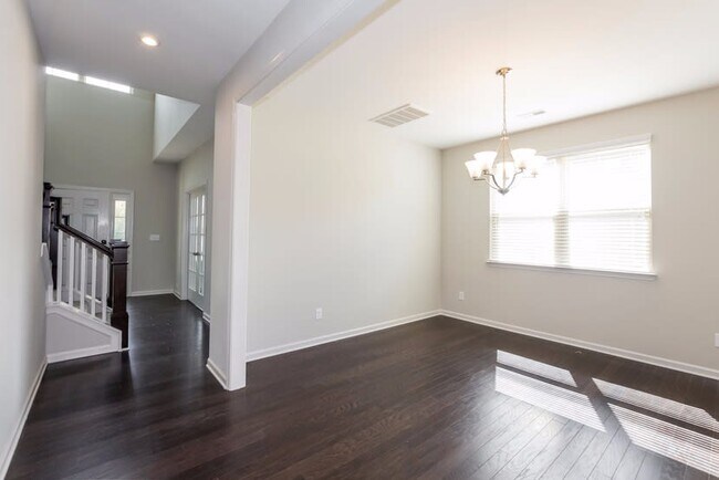 Building Photo - 11366 Cedarvale Farm Pkwy
