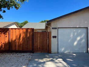 Building Photo - 3553 Brookdale Dr