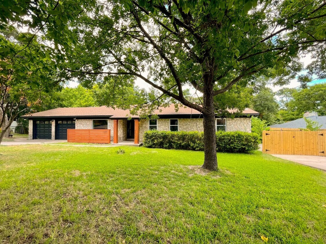 Primary Photo - Brilliant Home on a Large Lot with Everyth...