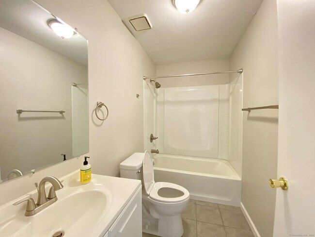 Foto del edificio - 99 Aspetuck Vlg