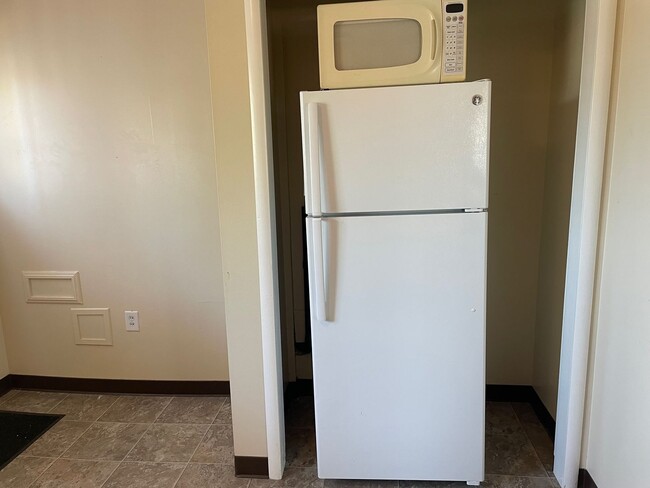 Building Photo - San Bruno 1 bed 1 bath available now