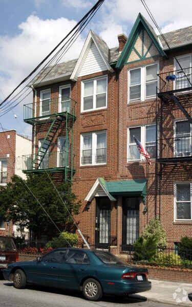 Primary Photo - 825-827 Bay Ridge Ave