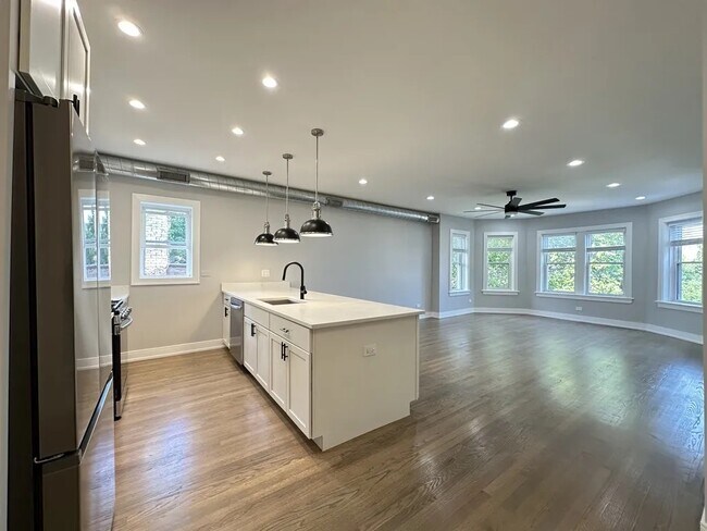 Foto del edificio - 2636 W Carmen Ave