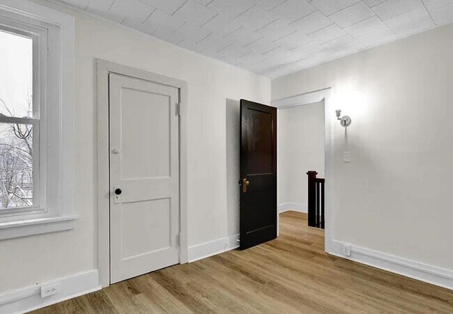 Foto del edificio - 853 Joslin St SE