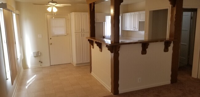 Foto del edificio - 2233-2235 Euclid