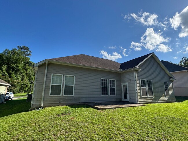 Building Photo - 4/2 HOME IN BUCKLAKE AREA
