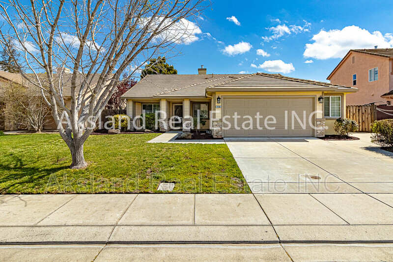 Primary Photo - 716 Bobcat Ln