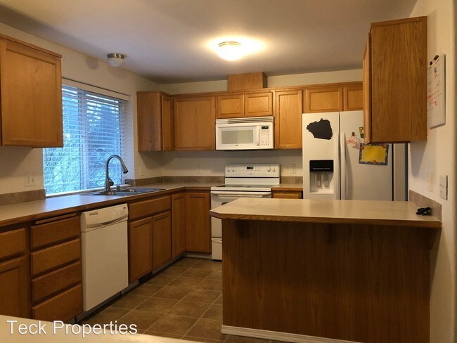 Building Photo - 5 br, 3 bath House - 8404 49th Loop SE