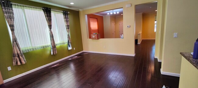 Family Room (FR) - 2440 Homer Ln