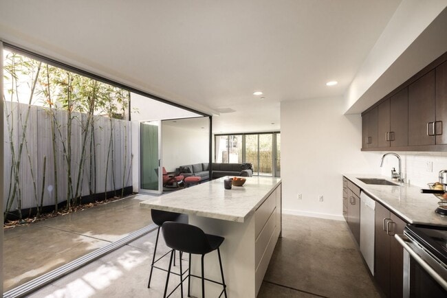Building Photo - 4288 Perlita Ave