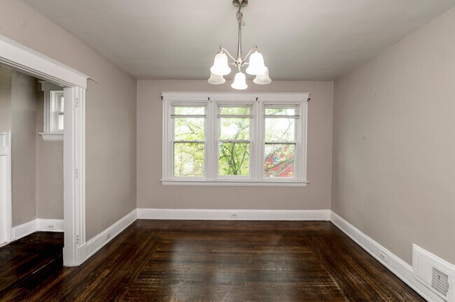 Foto del edificio - 1539 Burdette Ct