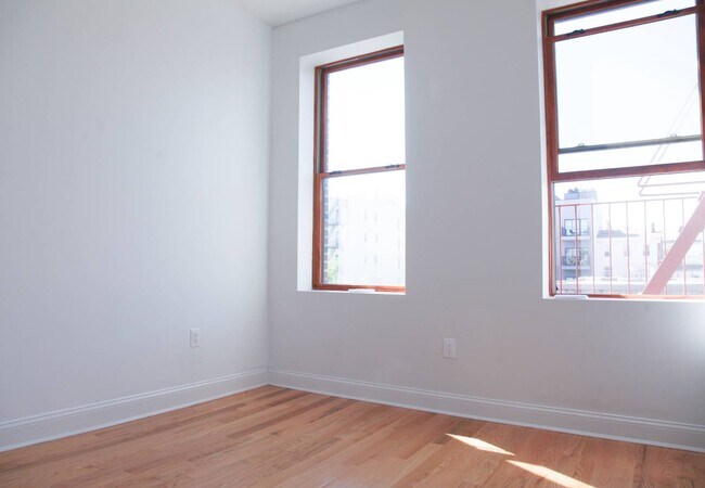 Foto del edificio - 1271 Fulton St