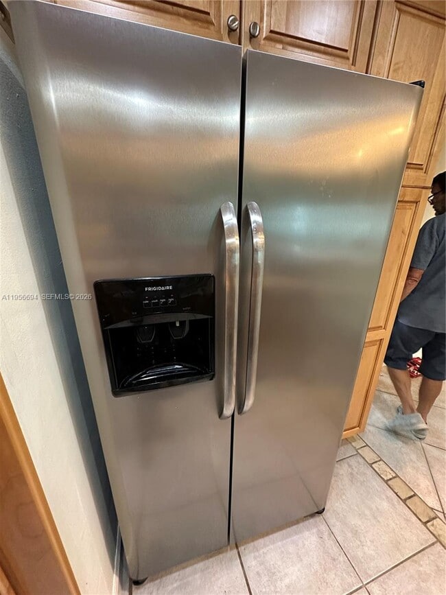 Building Photo - 2115 NE 37th Dr