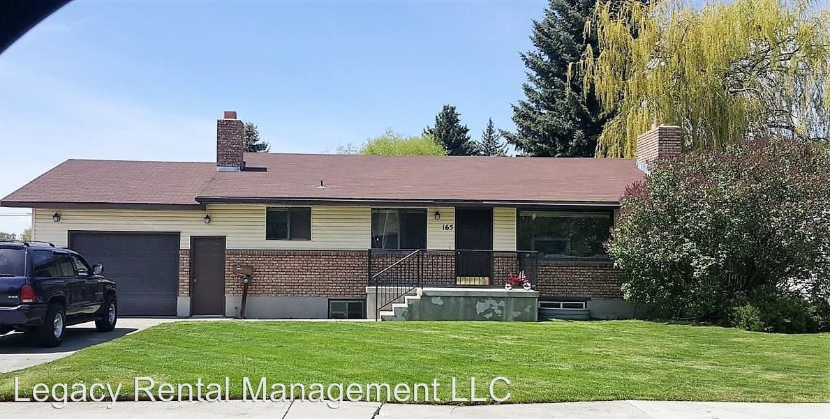 165 N 3rd E, Rexburg, ID 83440 Apartment for Rent in Rexburg, ID
