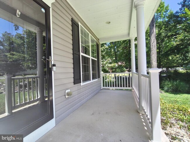 Foto del edificio - 2913 Lakeview Pkwy