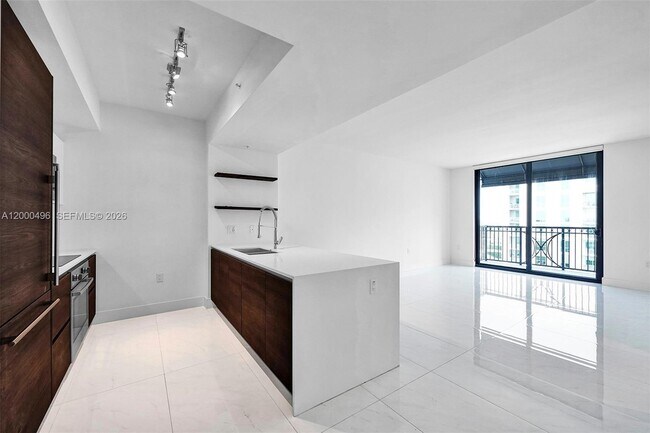 Foto del edificio - 301 Altara Ave