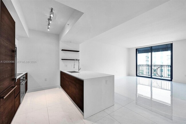 Building Photo - 301 Altara Ave