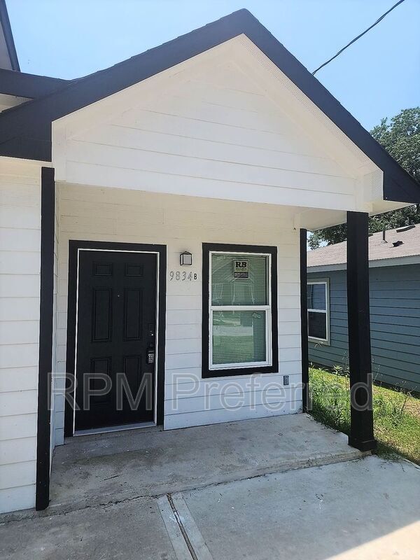 Primary Photo - 9834 Racine St