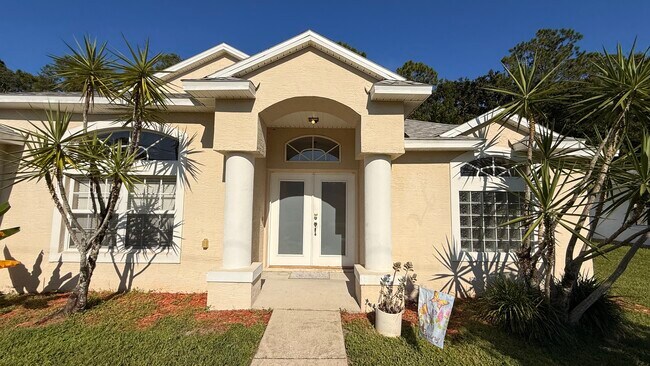 Building Photo - 10 Zebrawood Ct