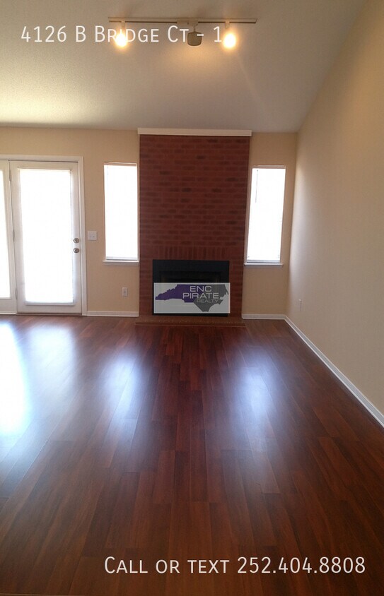 Foto del edificio - 4126B Bridge Ct