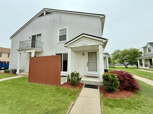 Foto del edificio - 42484 Saratoga Rd