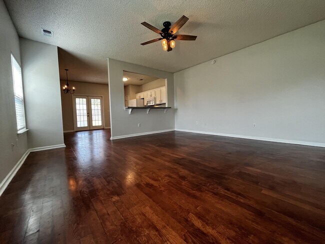 Foto del edificio - 723 E Bristol Way