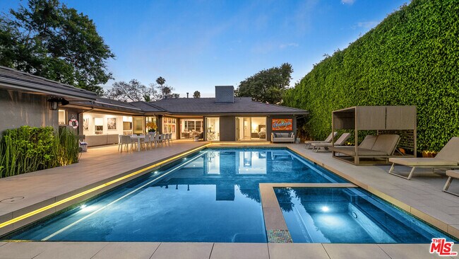 Foto del edificio - 602 Whittier Dr