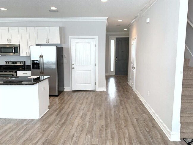 Building Photo - 6921 Interbay Blvd