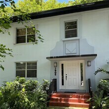 Building Photo - 7905 SW 57th Ave