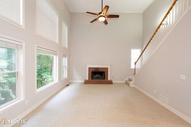 Foto del edificio - 5 br, 3 bath House - 4284 Silver Peak Pkwy