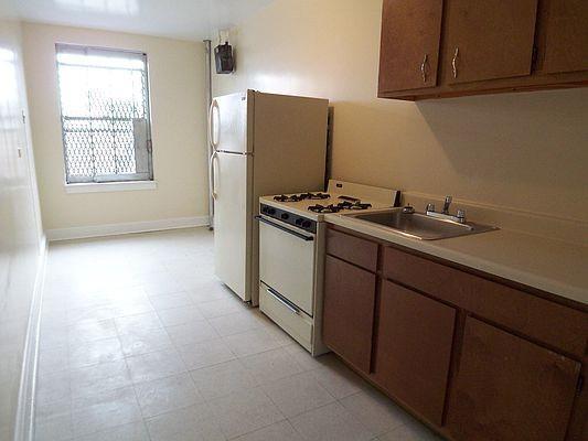 Building Photo - 3 bedroom in BRONX NY 10459