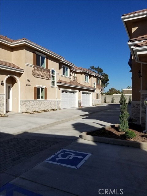 Building Photo - 4148 La Rica Ave