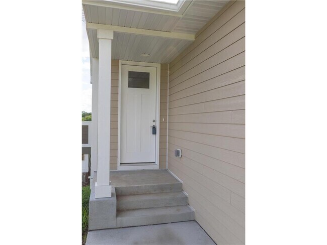 Building Photo - 1481 Belvior Ln NE