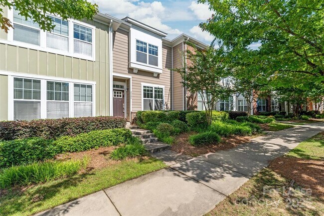 Foto del edificio - 2564 Tranquil Oak Pl