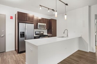 Building Photo - 3733 N Halsted St