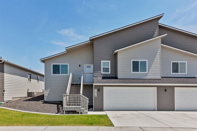 Building Photo - 3 br, 2 bath Duplex - 1316 North Coach Drive