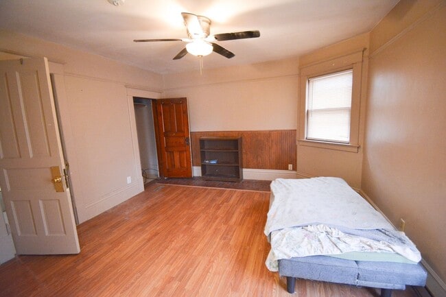 Building Photo - 209 S Pearl St