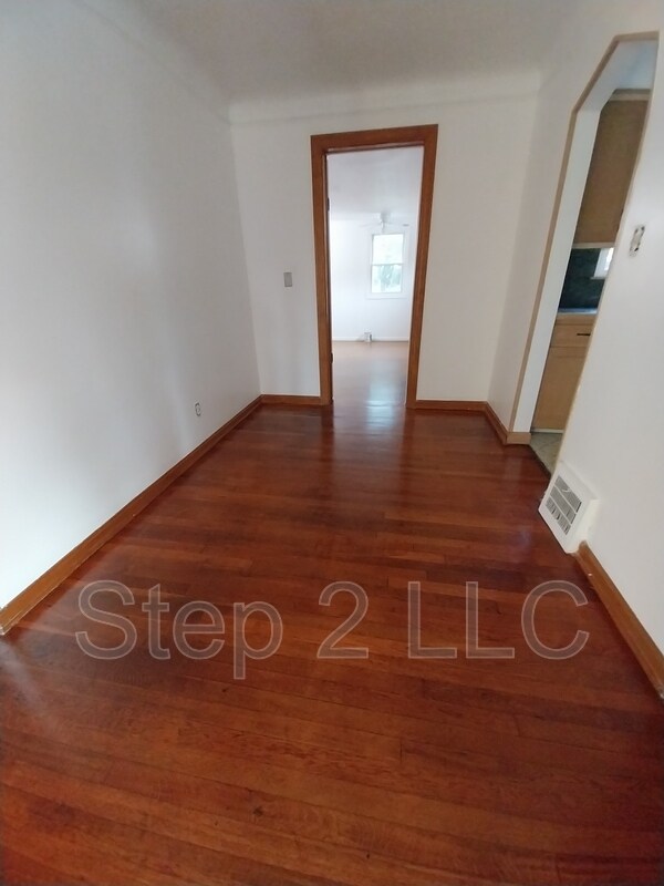 Foto del edificio - 12904 Willard Ave