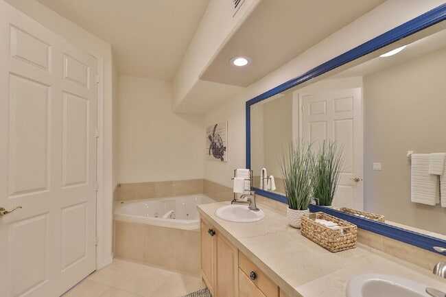 Building Photo - 1593 Pinellas Bayway S