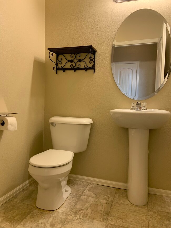 Main Level Powder Room - 3079 Harpy Grv