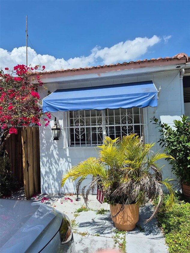 Photo - 2225 SW 21st Ter-1-1