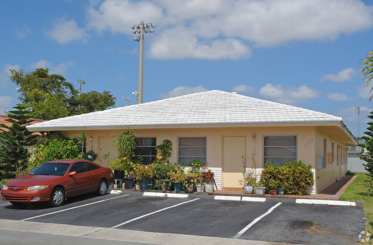 Building Photo - 4140 NW 30th Ter