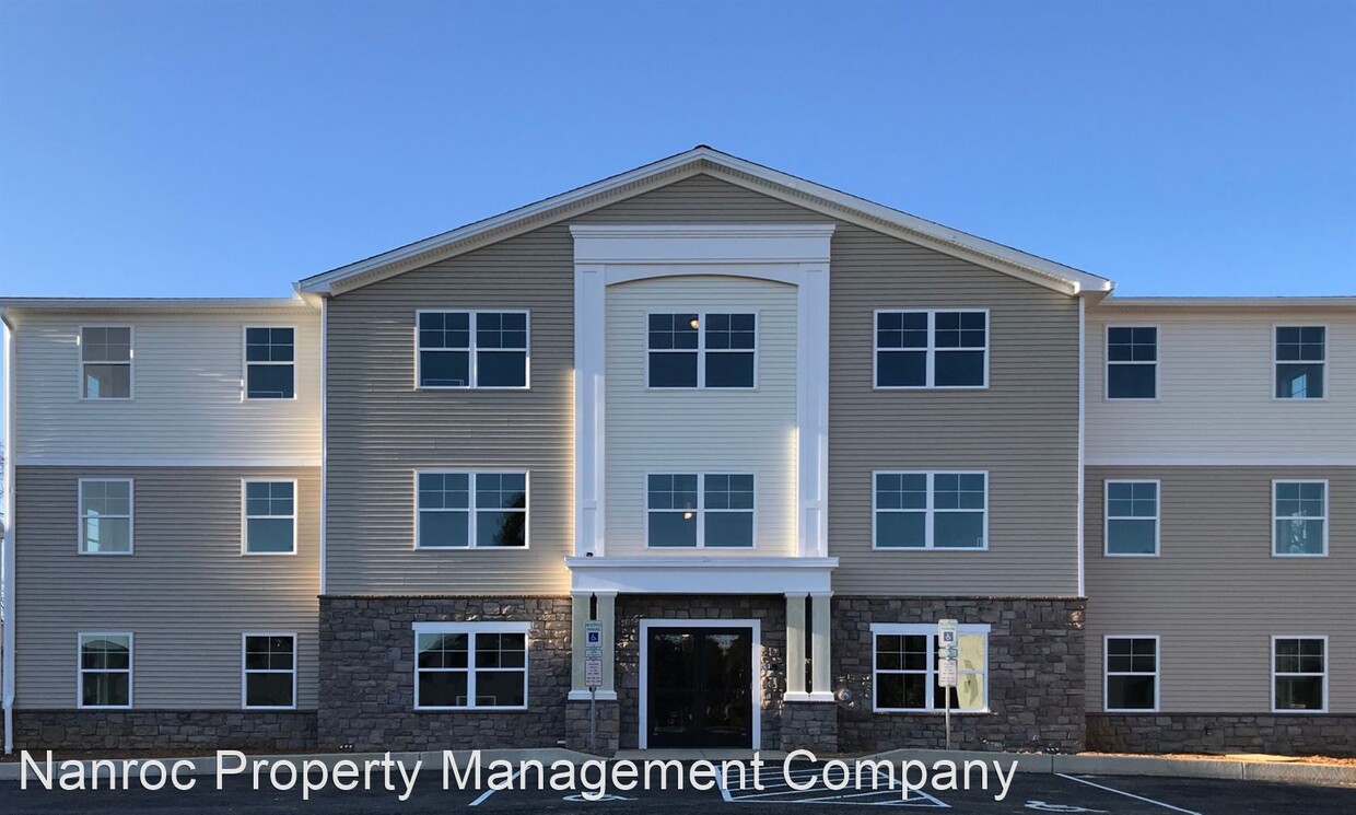 Foto principal - 613 Geneva Dr