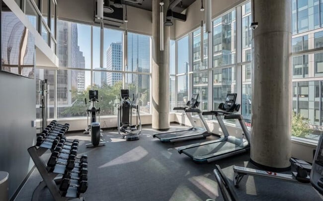 Foto del edificio - 888 108th Ave NE