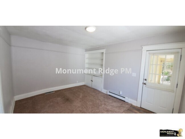 Available Now!  Cute 1 Bed/1 Bath in Downt... photo'